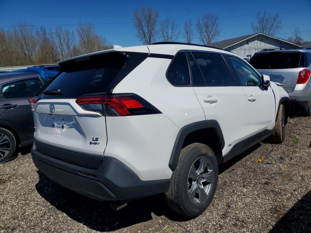 2025 Toyota Rav4 VIN 4T3MWRFV1SU192566 photo 3