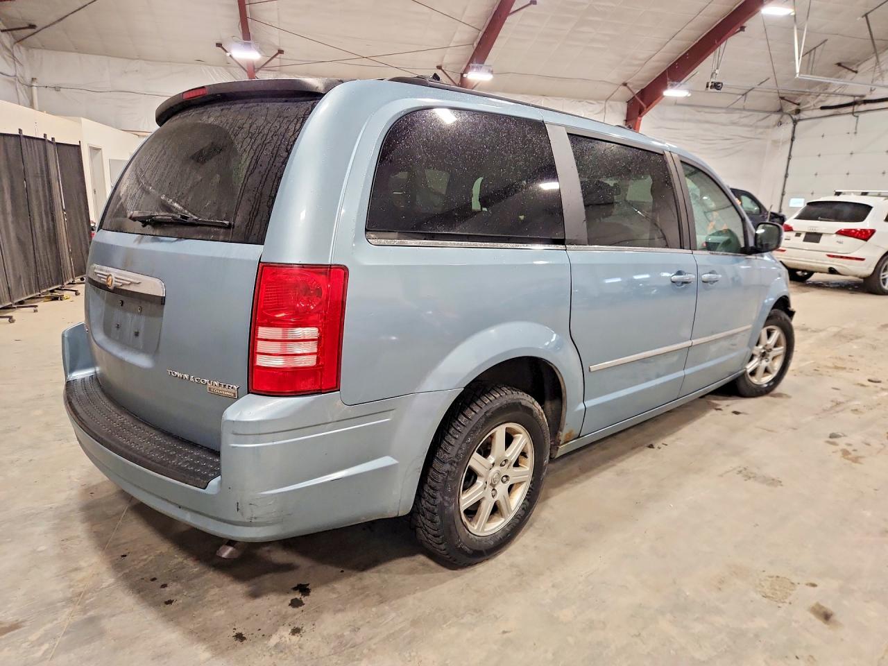 2010 Chrysler Minivan VIN 2A4RR5D10AR284633 photo 3