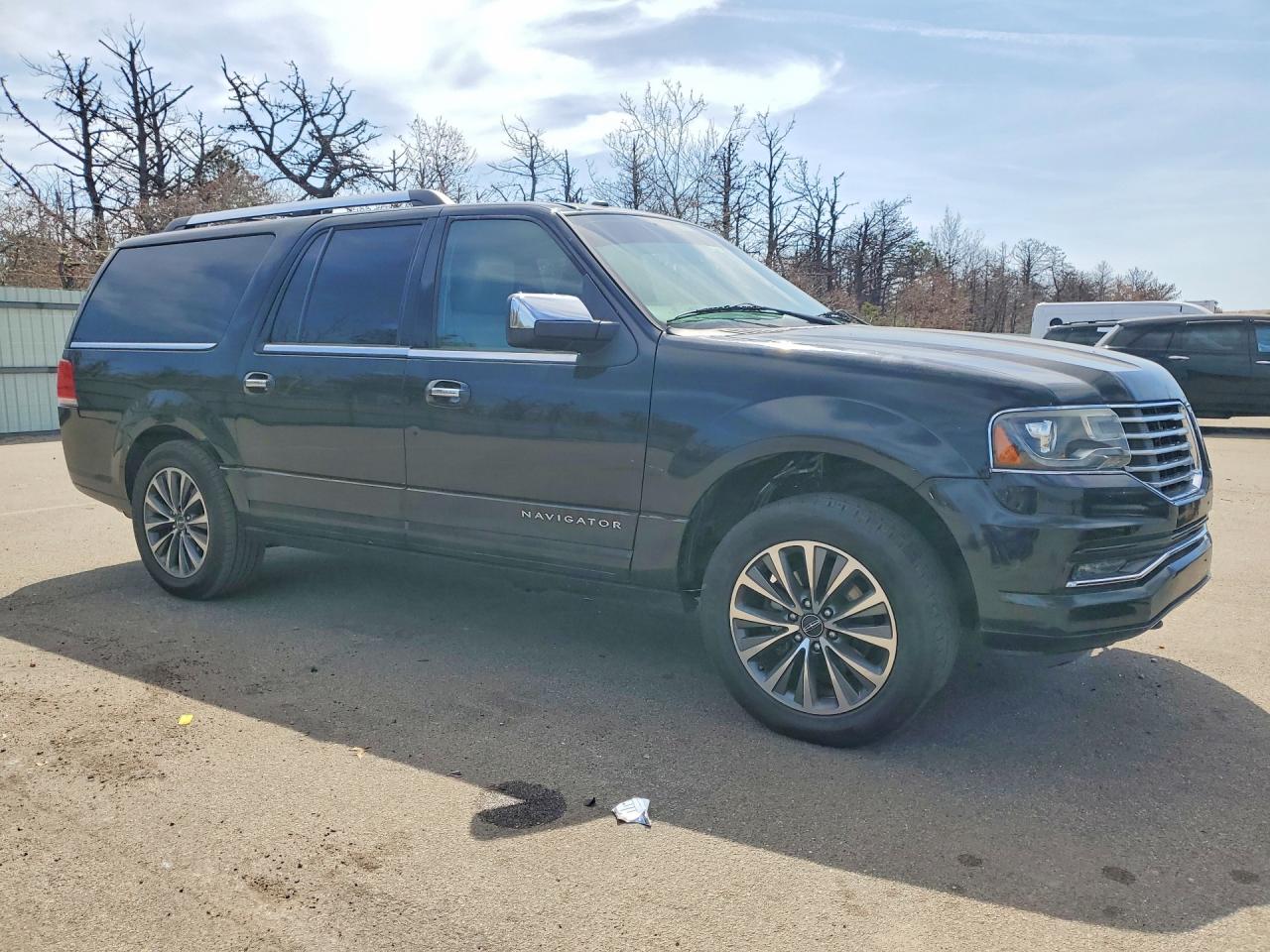 2017 Lincoln Navigator VIN 5LMJJ3HT9HEL03299 photo 4