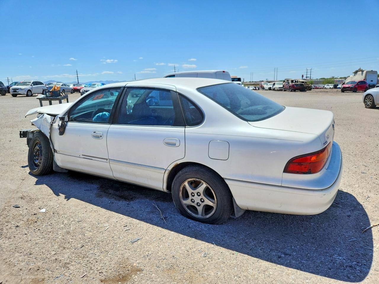 1999 Toyota Avalon VIN 4T1BF18B0XU314488 photo 2