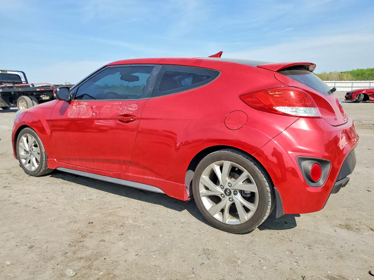 2015 Hyundai Veloster VIN KMHTC6AE5FU221771 photo 2