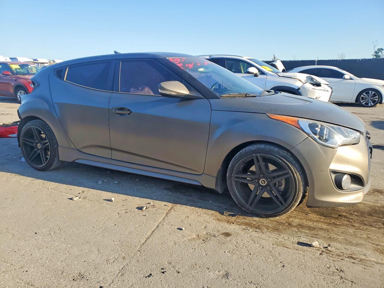 2015 Hyundai Veloster VIN KMHTC6AE1FU238129 photo 4