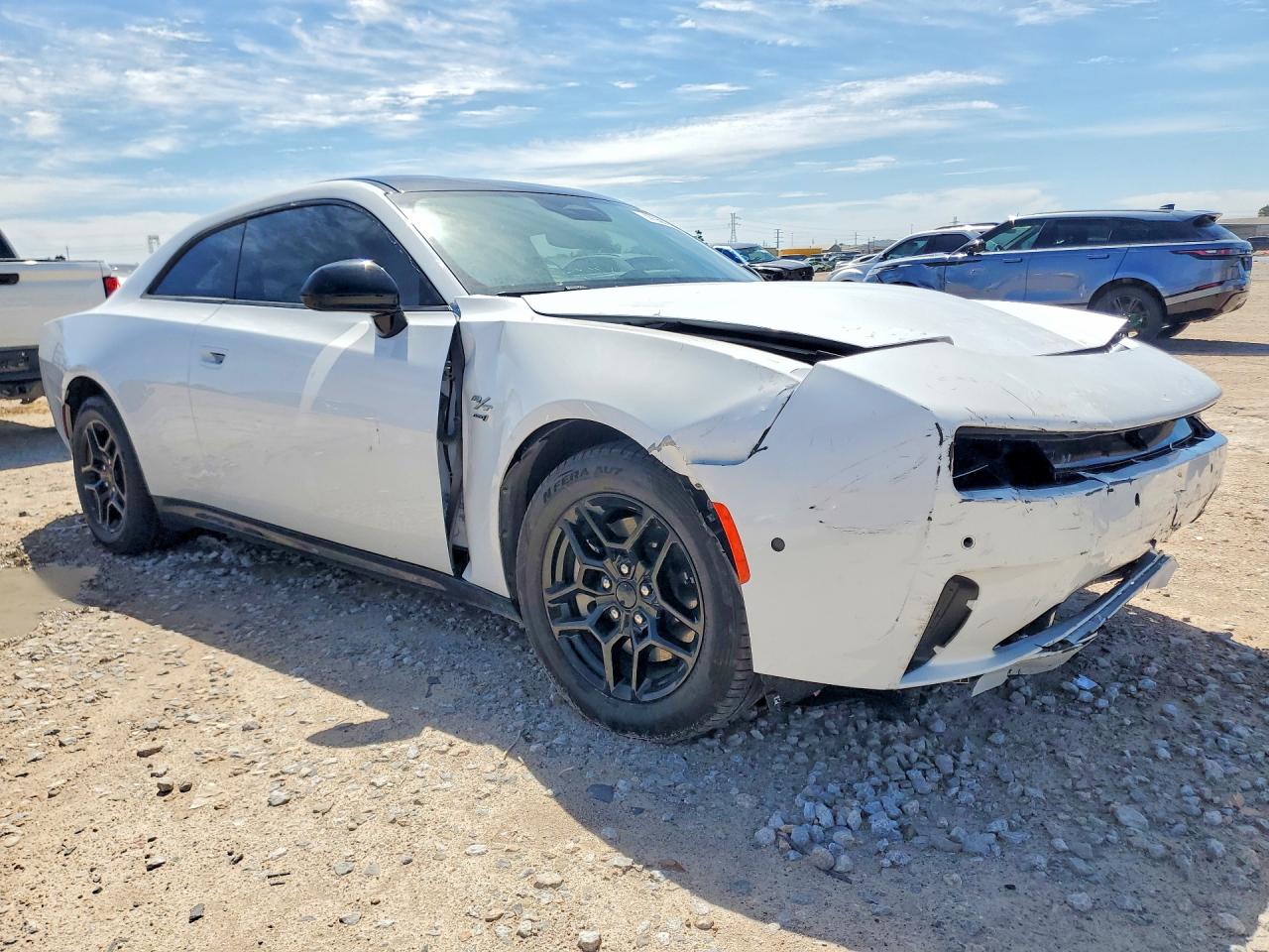 2025 Dodge Charger VIN 2C3CDBCK9SR564396 photo 4