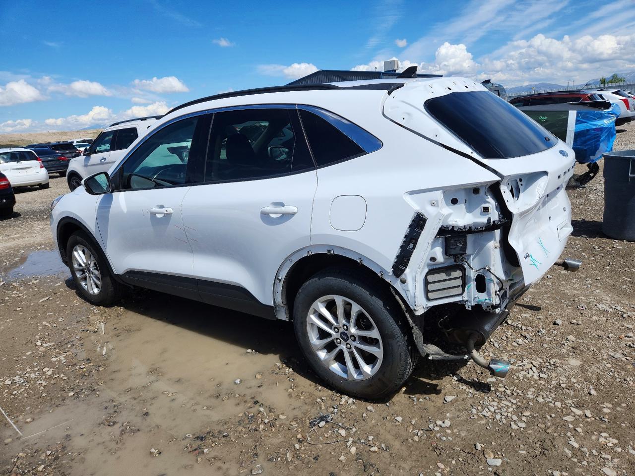 2020 Ford Escape VIN 1FMCU9G62LUB80395 photo 2