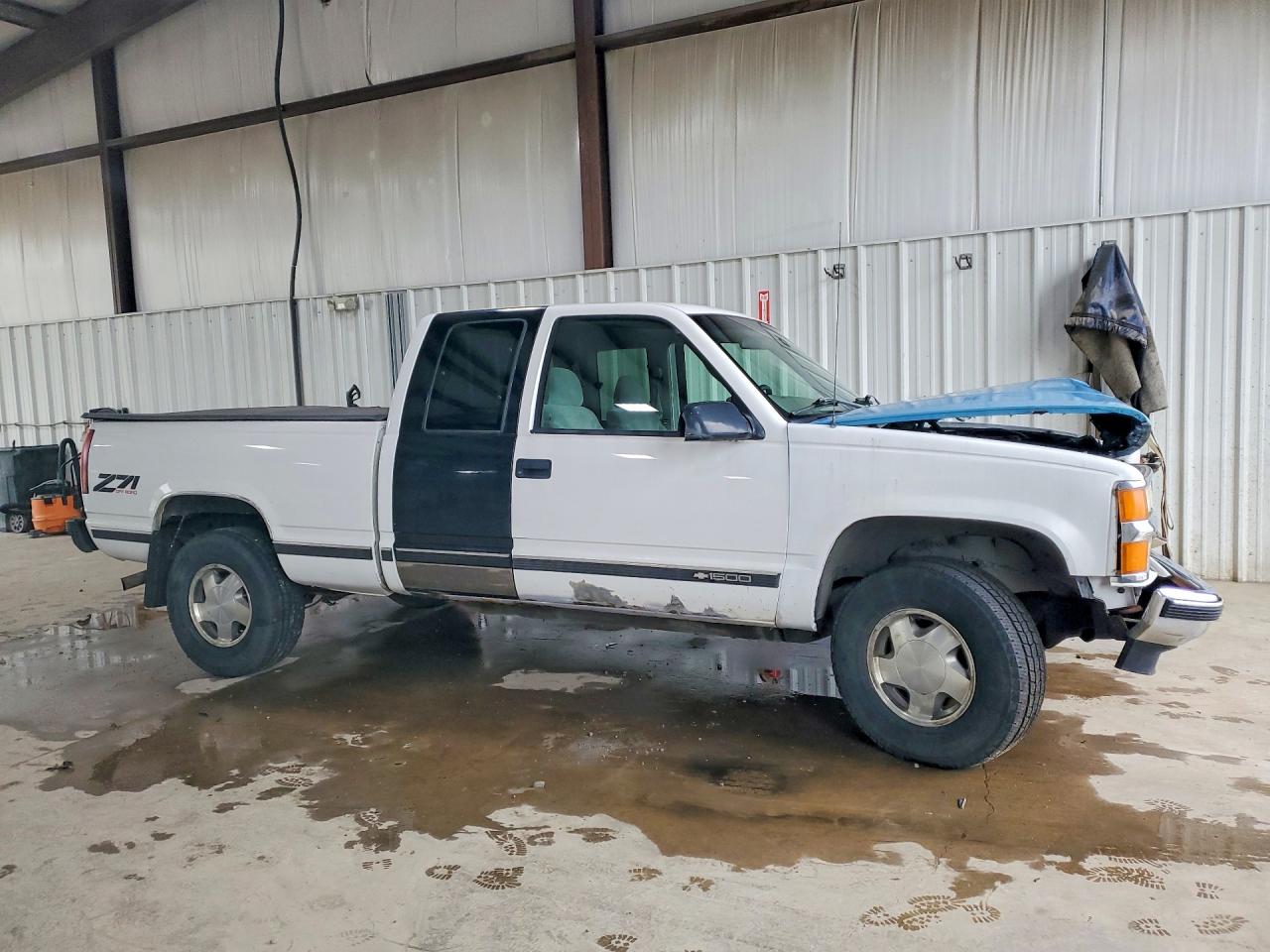 1998 CHEV Gmt VIN 2GCEK19RXW1247319 photo 4