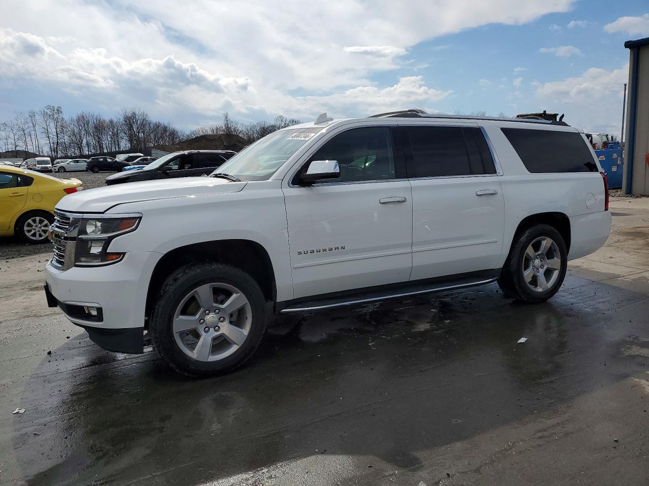 2018 Chevrolet Suburban VIN 1GNSKJKC3JR195550 photo 1