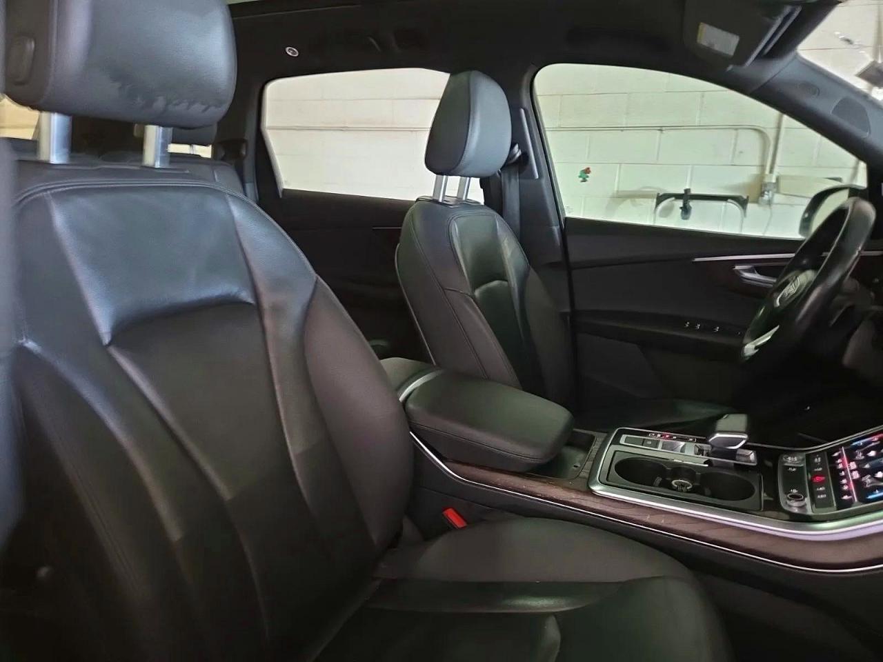 2020 Audi Q7 VIN WA1LXAF74LD002277 photo 5