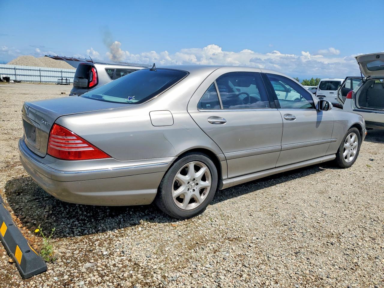 2005 Mercedes-Benz S class VIN WDBNG84J65A447127 photo 3
