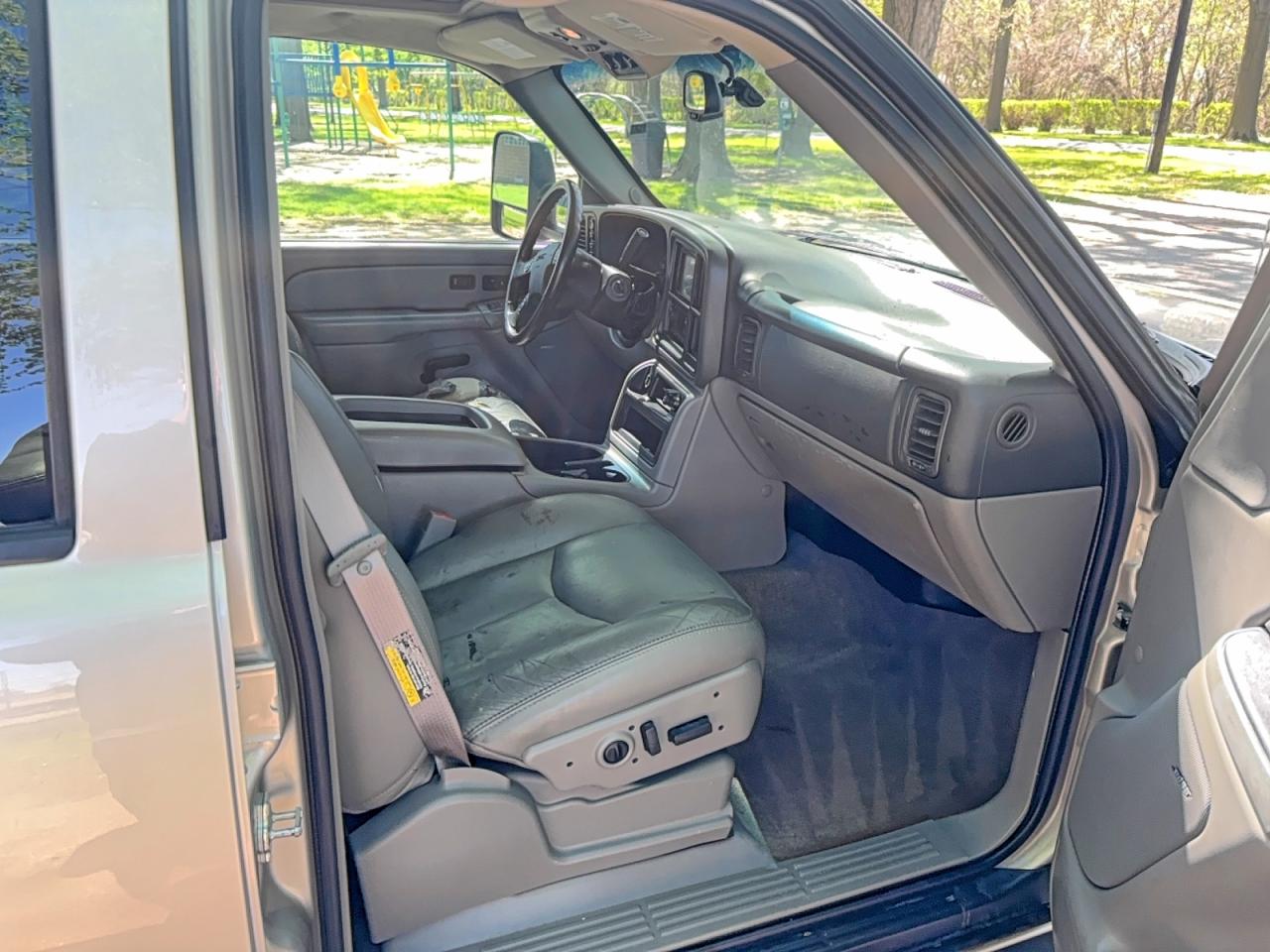 2006 GMC Yukon VIN 3GKGK26G46G134821 photo 5