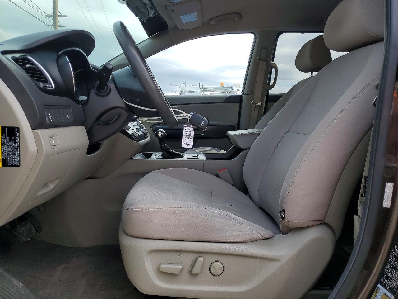 2016 Kia SEDONA VIN KNDMB5C10G6182478 photo 7