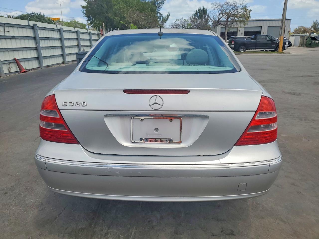 2003 MERCEDES-BENZ E-class VIN WDBUF65J73A174424 photo 6