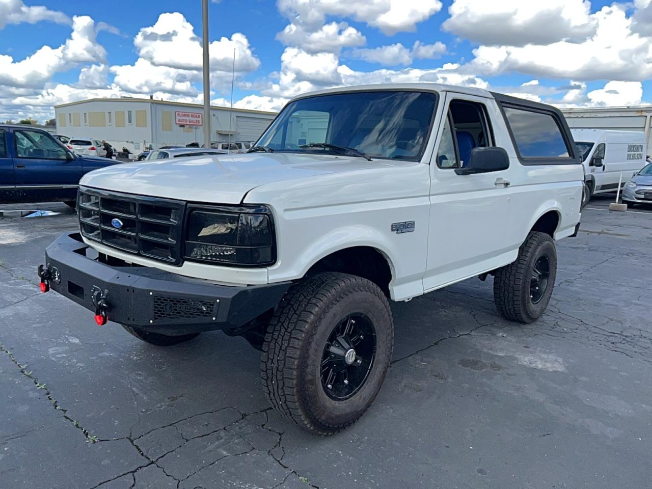 1995 Ford Bronco VIN 1FMEU15H0SLB80835 photo 2