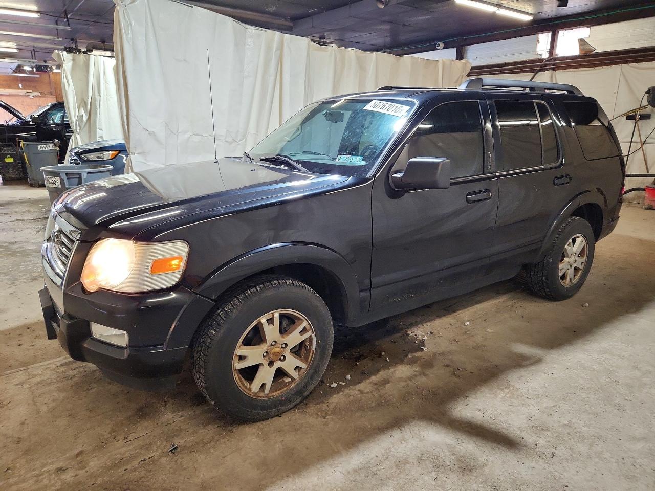 2009 Ford Explorer VIN 1FMEU73869UA42274 photo 1