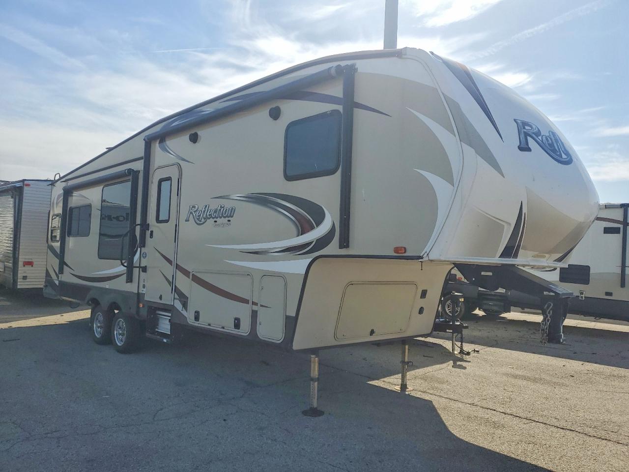 2017 GRAND Reflection VIN 573FR3320H3311056 photo 1