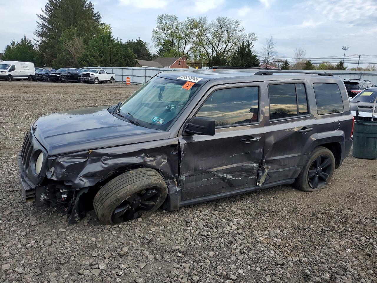 2015 JEEP Patriot VIN 1C4NJRBB2FD395256 photo 1