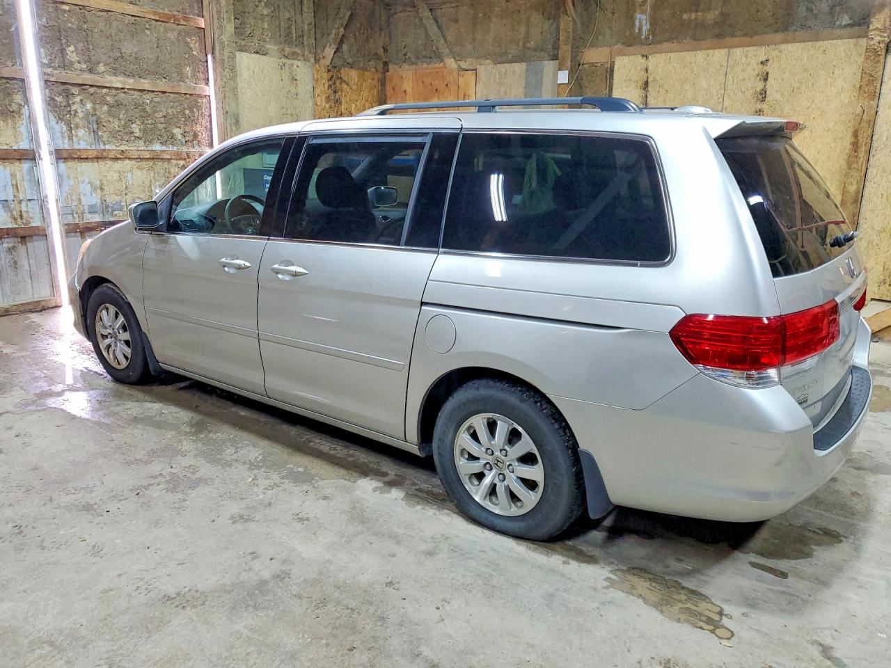 2008 Honda Odyssey VIN 5FNRL38608B407080 photo 2