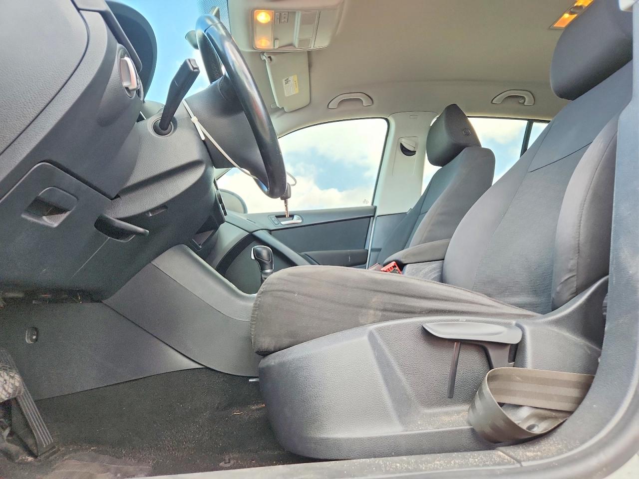 2017 Volkswagen Tiguan VIN WVGAV7AX7HK046978 photo 7