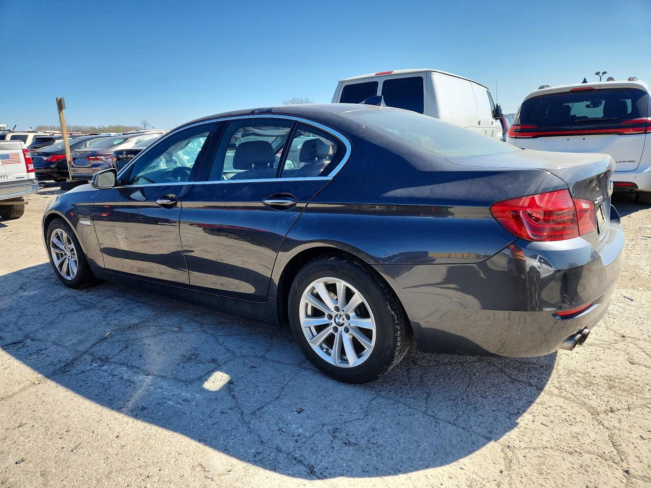 2016 BMW 5 series VIN WBA5A7C53GG151819 photo 2