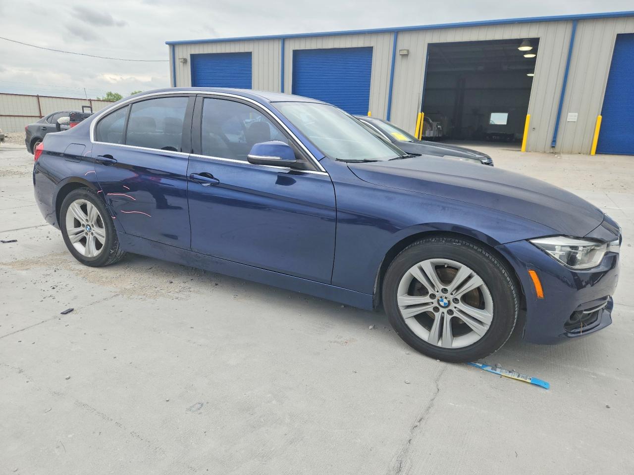 2018 BMW 3 series VIN WBA8B9G58JNU57949 photo 4