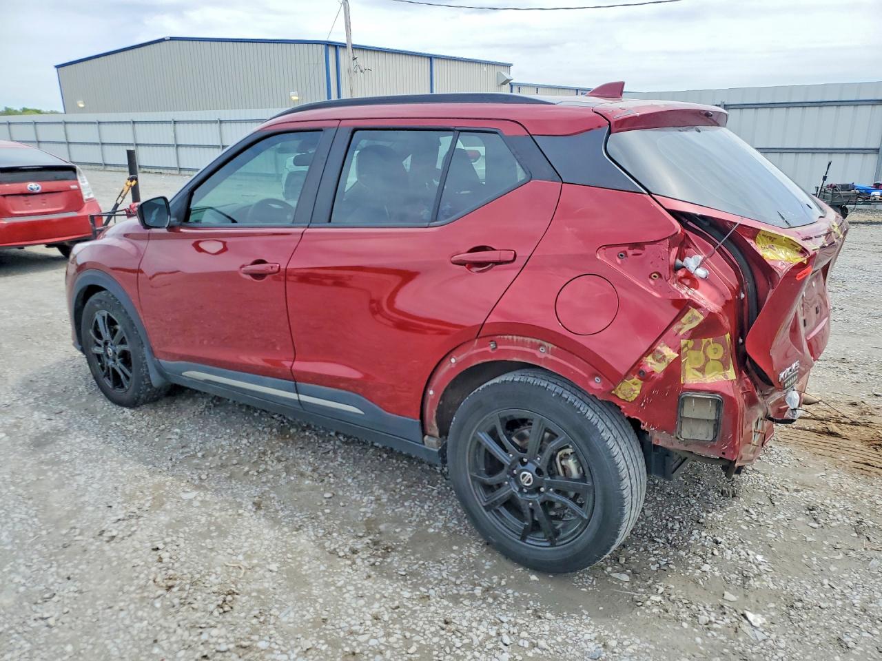 2021 Nissan Kicks VIN 3N1CP5DV3ML506476 photo 2