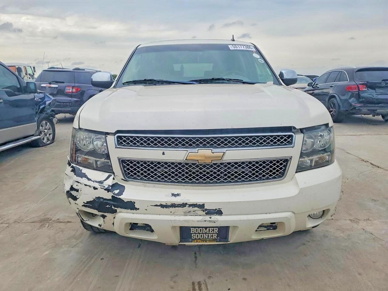 2011 Chevrolet Suburban VIN 1GNSCKE02BR289361 photo 5