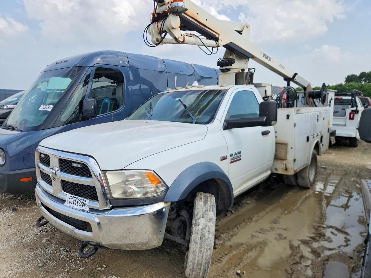 2015 Dodge 4500 VIN 3C7WRKAJ2FG675231 photo 2