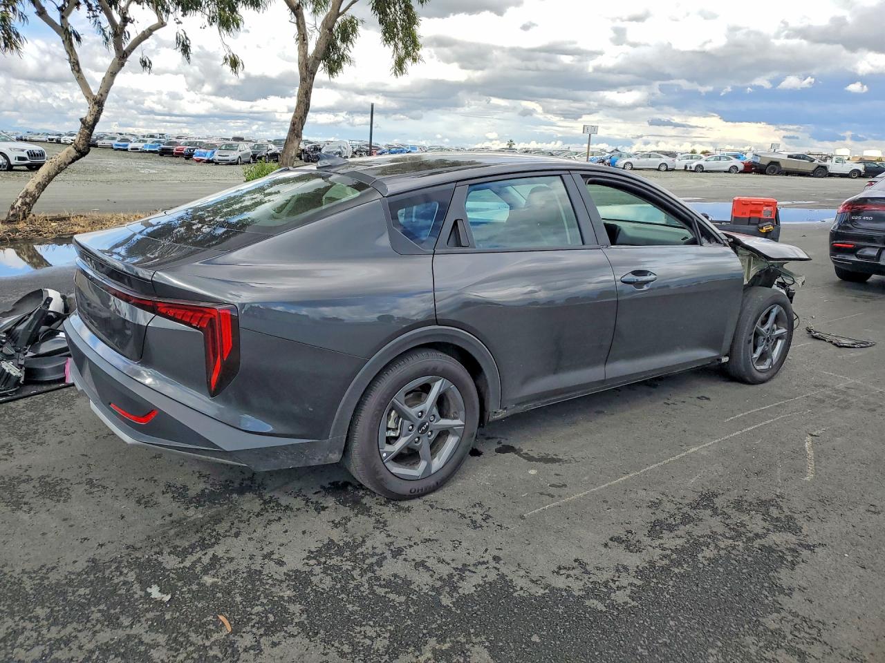 2025 Kia All other VIN 3KPFT4DE9SE145692 photo 3