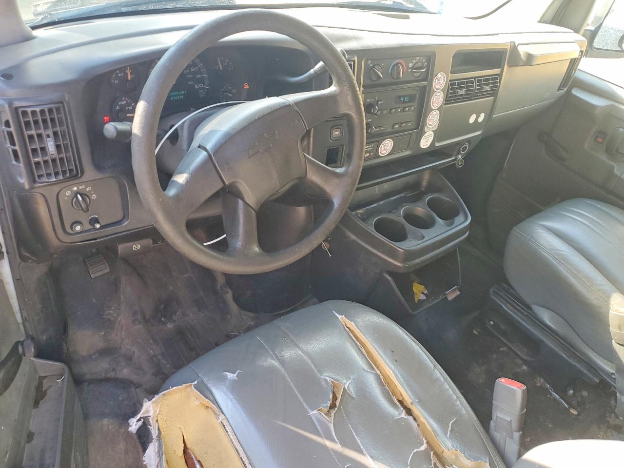 2007 CHEV Express VIN 1GCGG25V271241508 photo 8