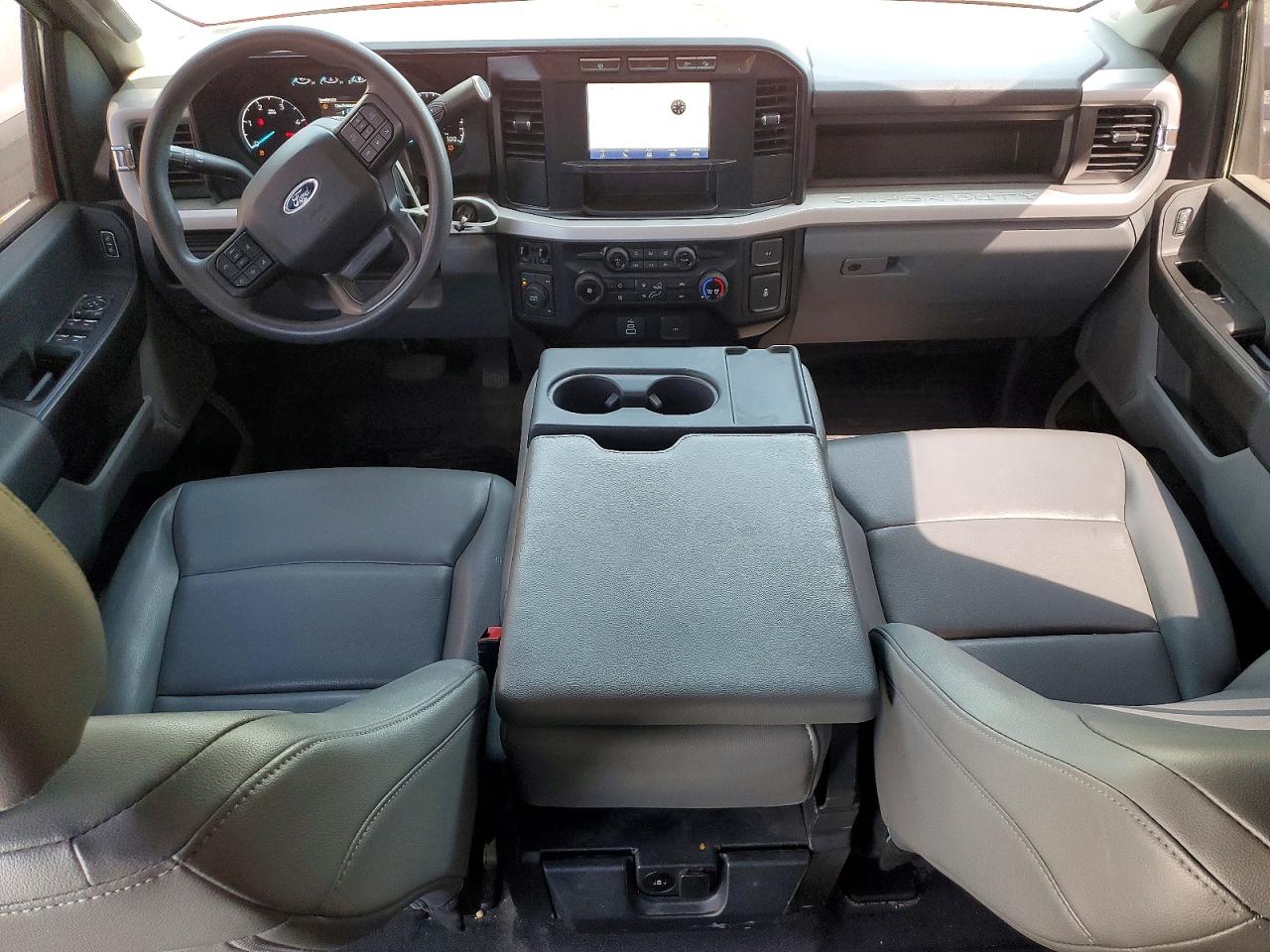 2024 Ford F350 supe VIN 1FT8W3DT6REC25983 photo 8