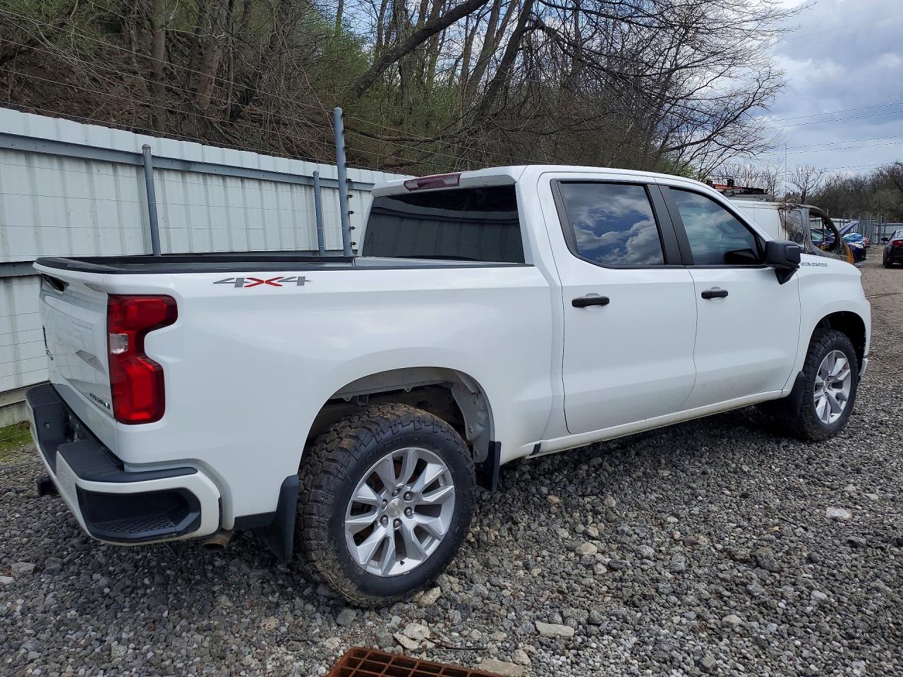 2021 Chevy Silverado VIN 3GCPYBEK0MG247999 photo 3
