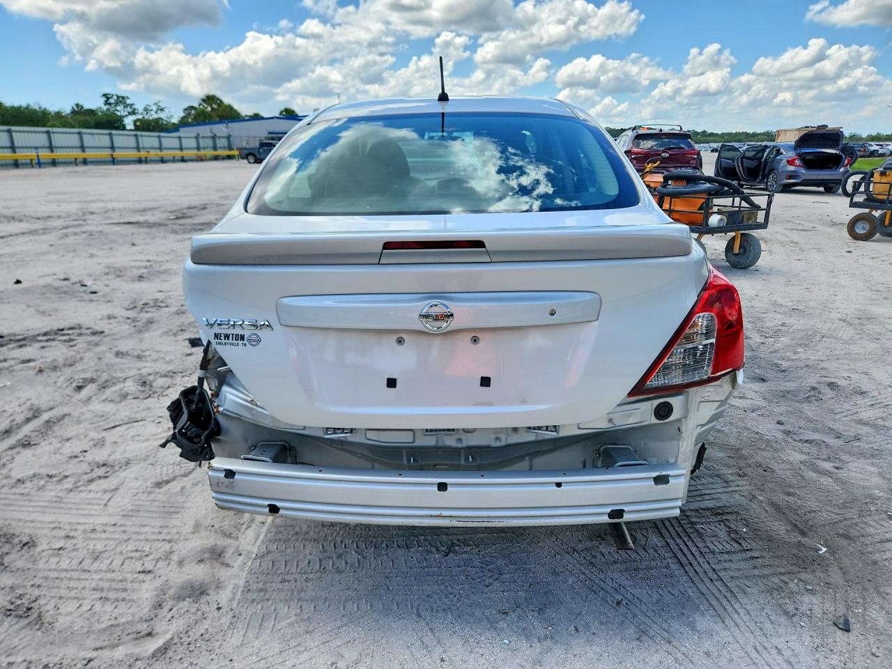 2018 Nissan Versa s pl VIN 3N1CN7AP2JL826374 photo 6