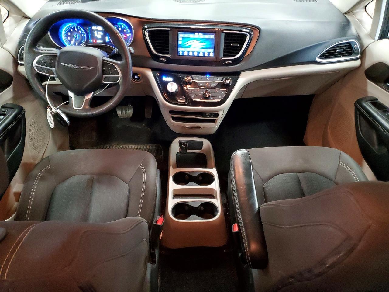 2020 Chrysler Minivan VIN 2C4RC1AG8LR105377 photo 8
