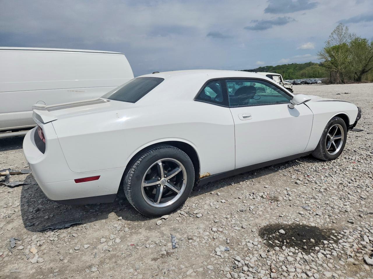 2010 Dodge Challenger VIN 2B3CJ4DV6AH314032 photo 3