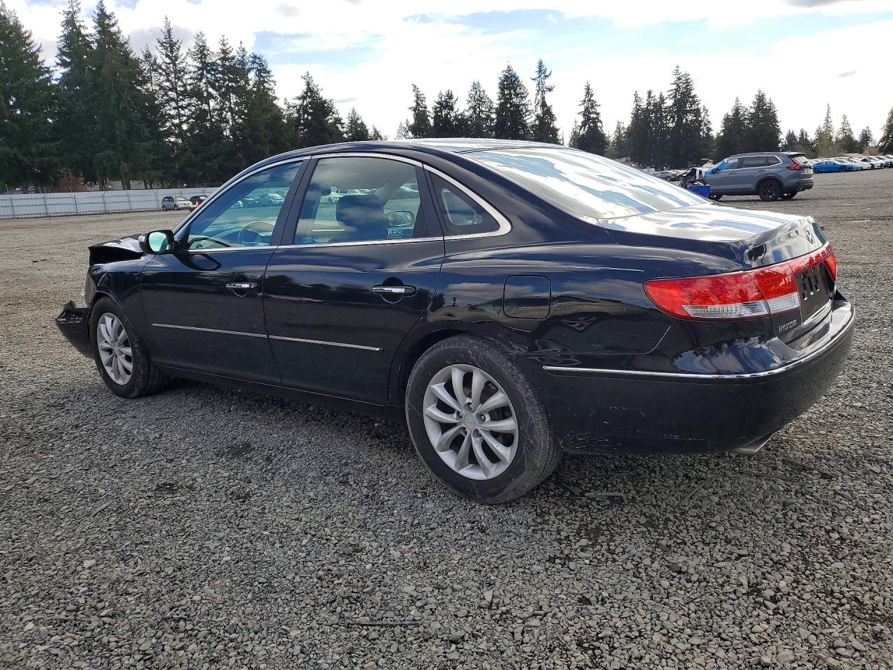 2007 Hyundai Azera VIN KMHFC46F27A141723 photo 2