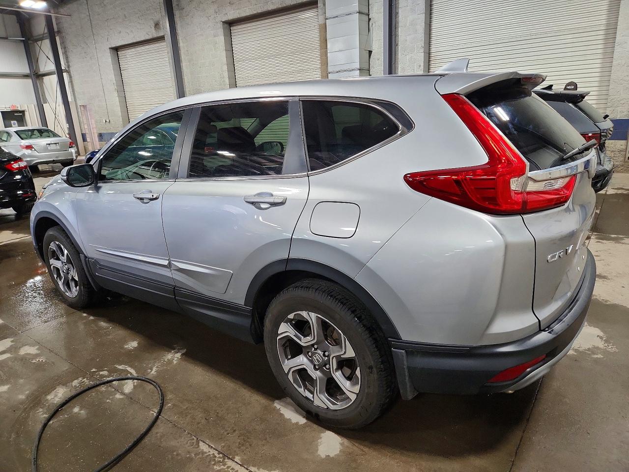 2018 Honda Crv VIN 5J6RW2H81JL033188 photo 2