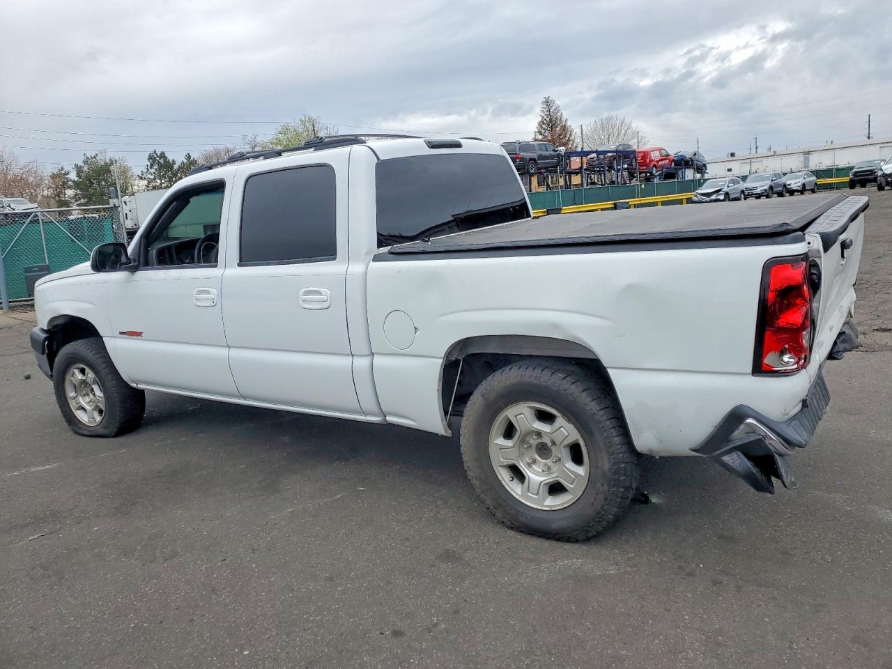 2004 CHEV Silverado VIN 2GCEC13T641374387 photo 2