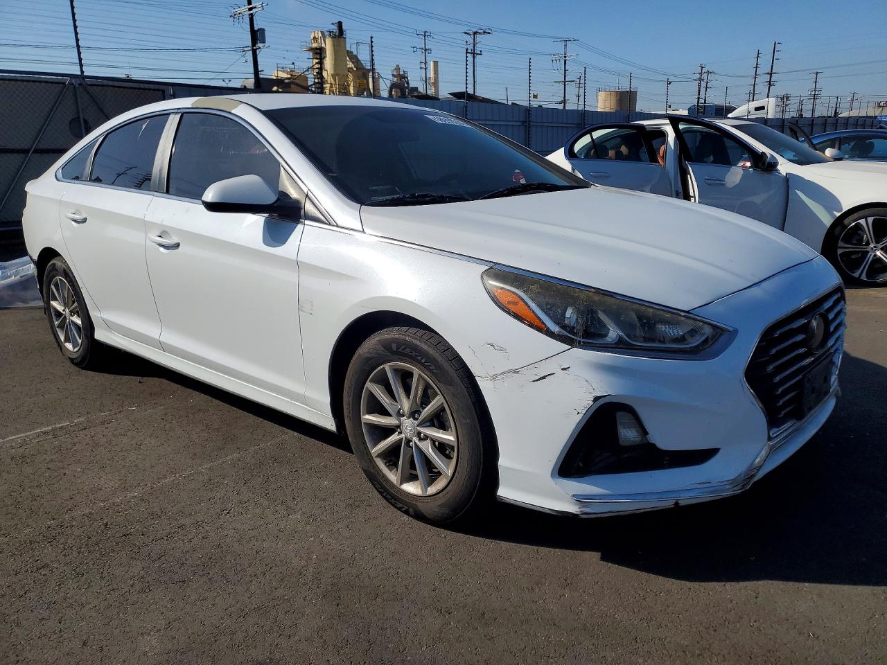 2018 HYUN Sonata VIN 5NPE24AF2JH697167 photo 4