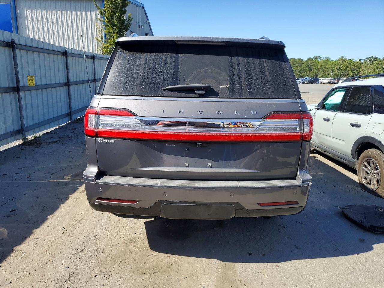 2021 Lincoln Navigator VIN 5LMJJ2LT3MEL07618 photo 6