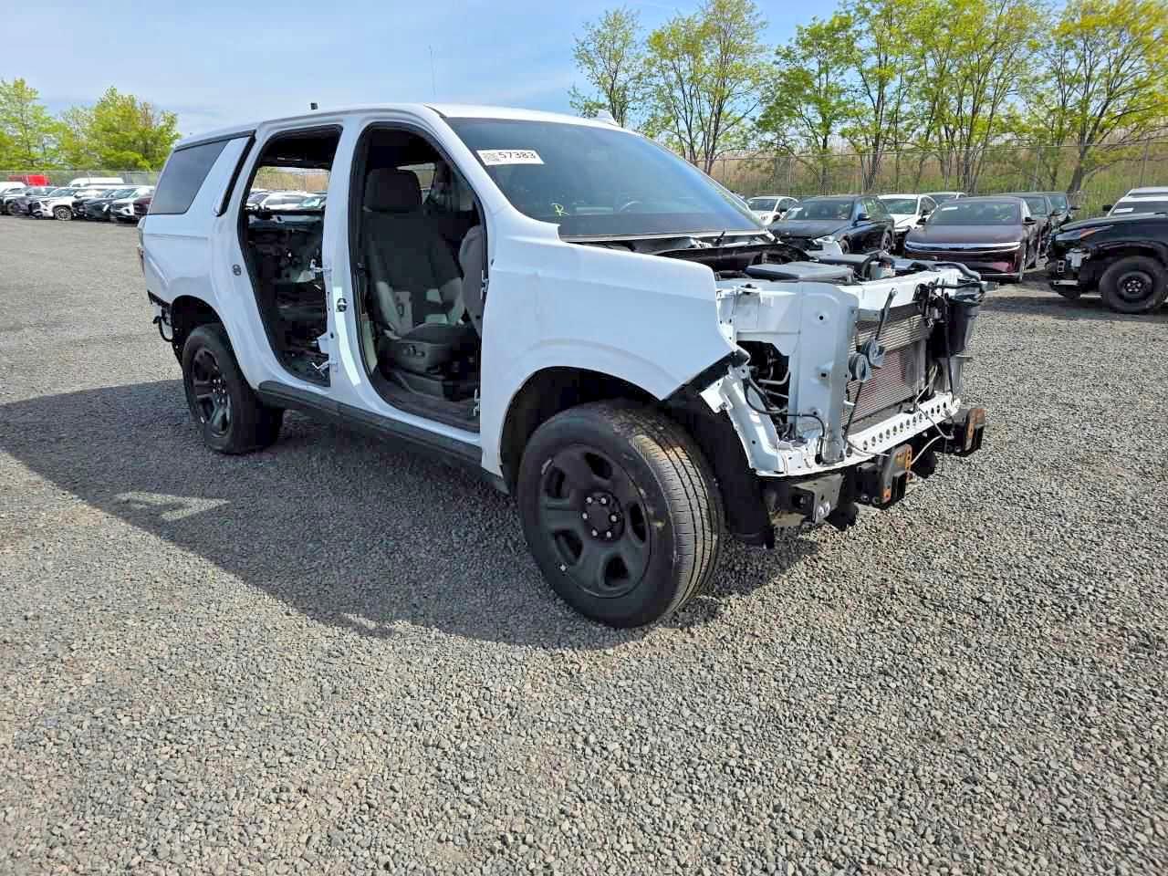 2022 Chevrolet Tahoe VIN 1GNSKLED8NR304848 photo 3