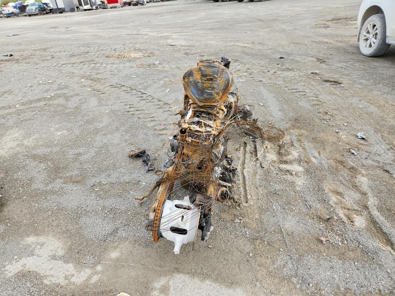 2025 Yamaha Mtn690 VIN JYARM48E6SA001102 photo 4