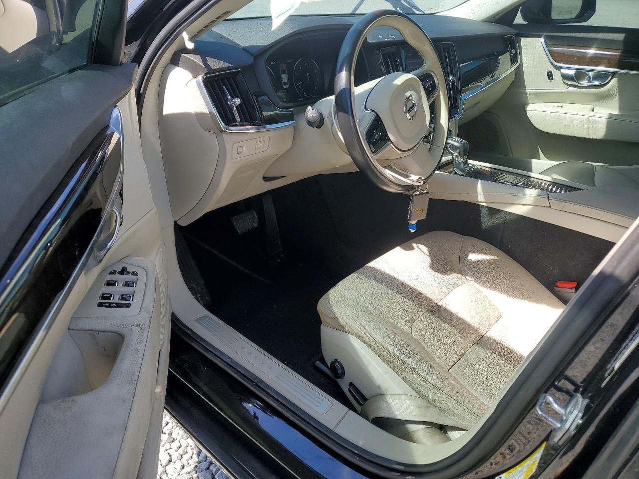 2018 Volvo S90 VIN LVY982AK2JP006668 photo 8