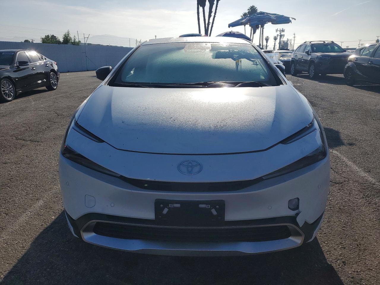 2025 Toyota Prius VIN JTDACACU8S3044152 photo 5