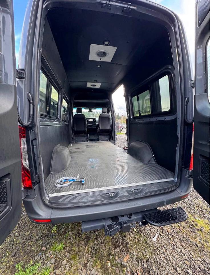 2025 Mercedes-Benz Sprinter VIN W1W4NBVYXST212908 photo 12