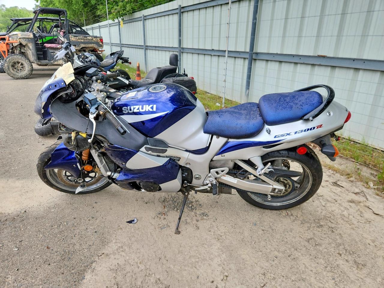 2004 Suzuki Gsx1300 VIN JS1GW71A042106188 photo 3