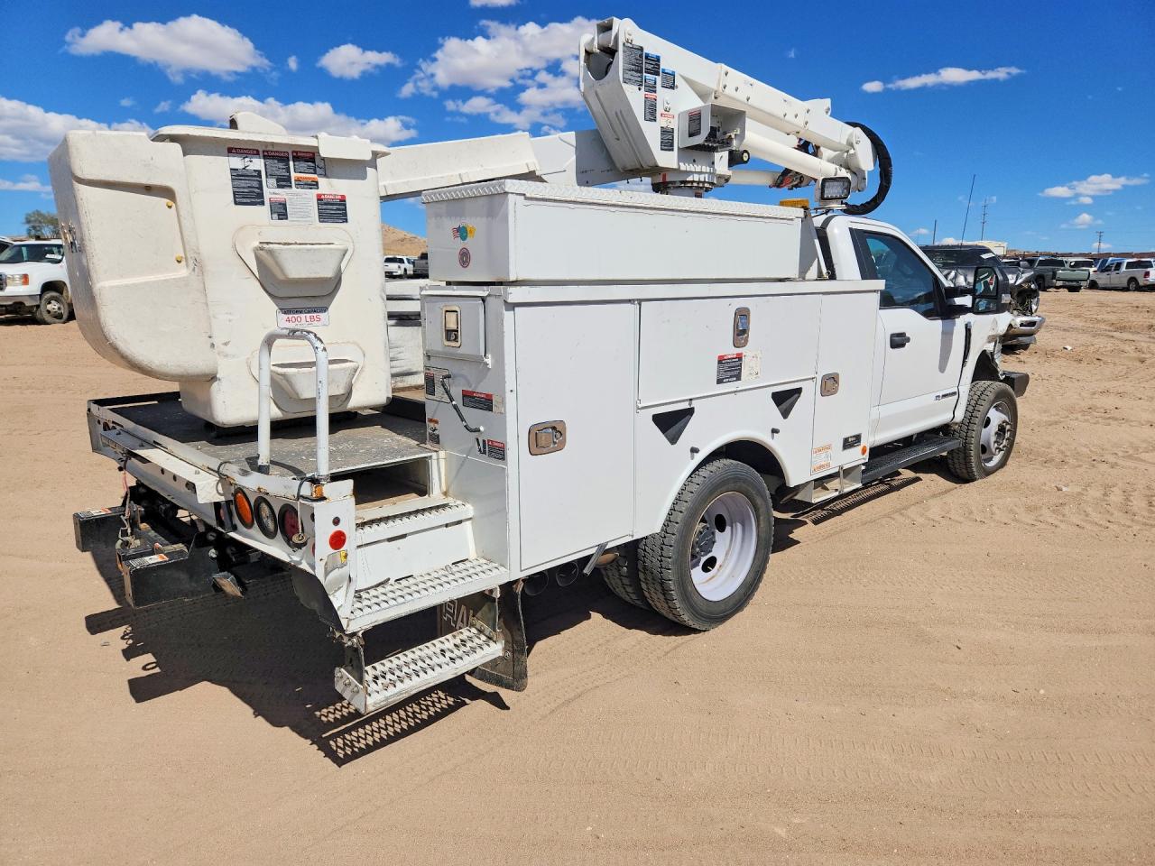 2018 Ford F550 VIN 1FDUF5HT2JDA04973 photo 3