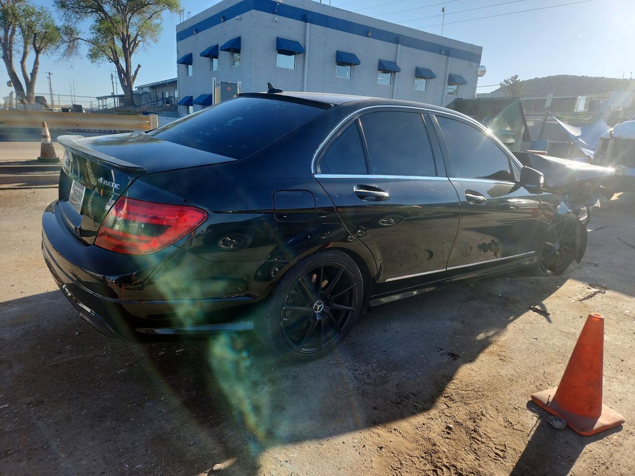 2013 Mercedes-Benz C class VIN WDDGF8ABXDR255399 photo 3