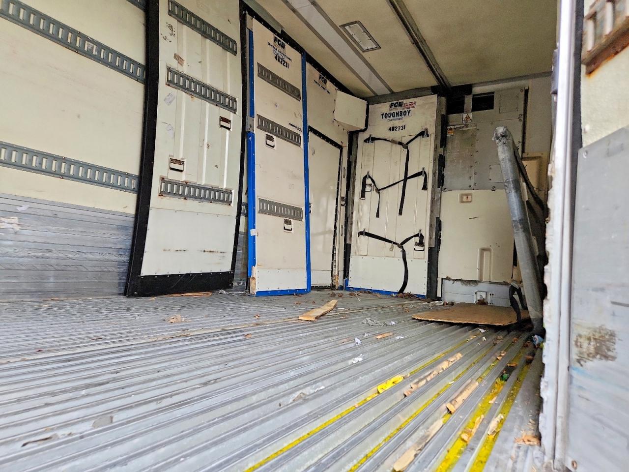 2015 UTILITY All models VIN 1UYVS2486FM408324 photo 5