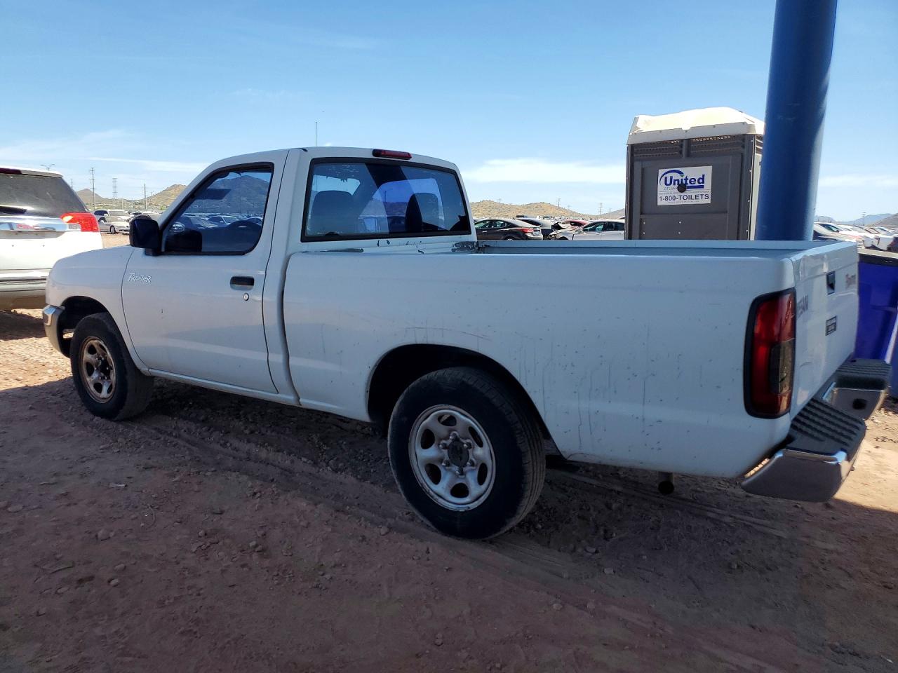 2000 Nissan Frontier VIN 1N6DD21S6YC410021 photo 2