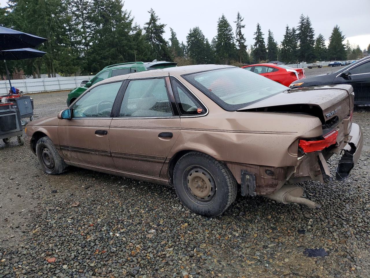 1992 Ford Taurus VIN 1FACP52U8NG231691 photo 2