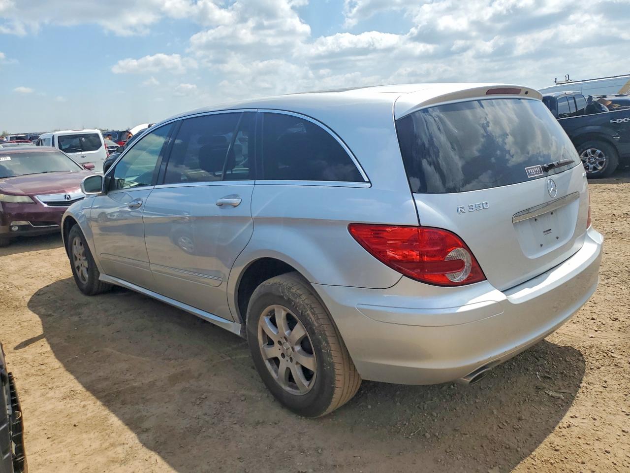 2007 Mercedes-Benz R-class VIN 4JGCB65E47A055369 photo 2